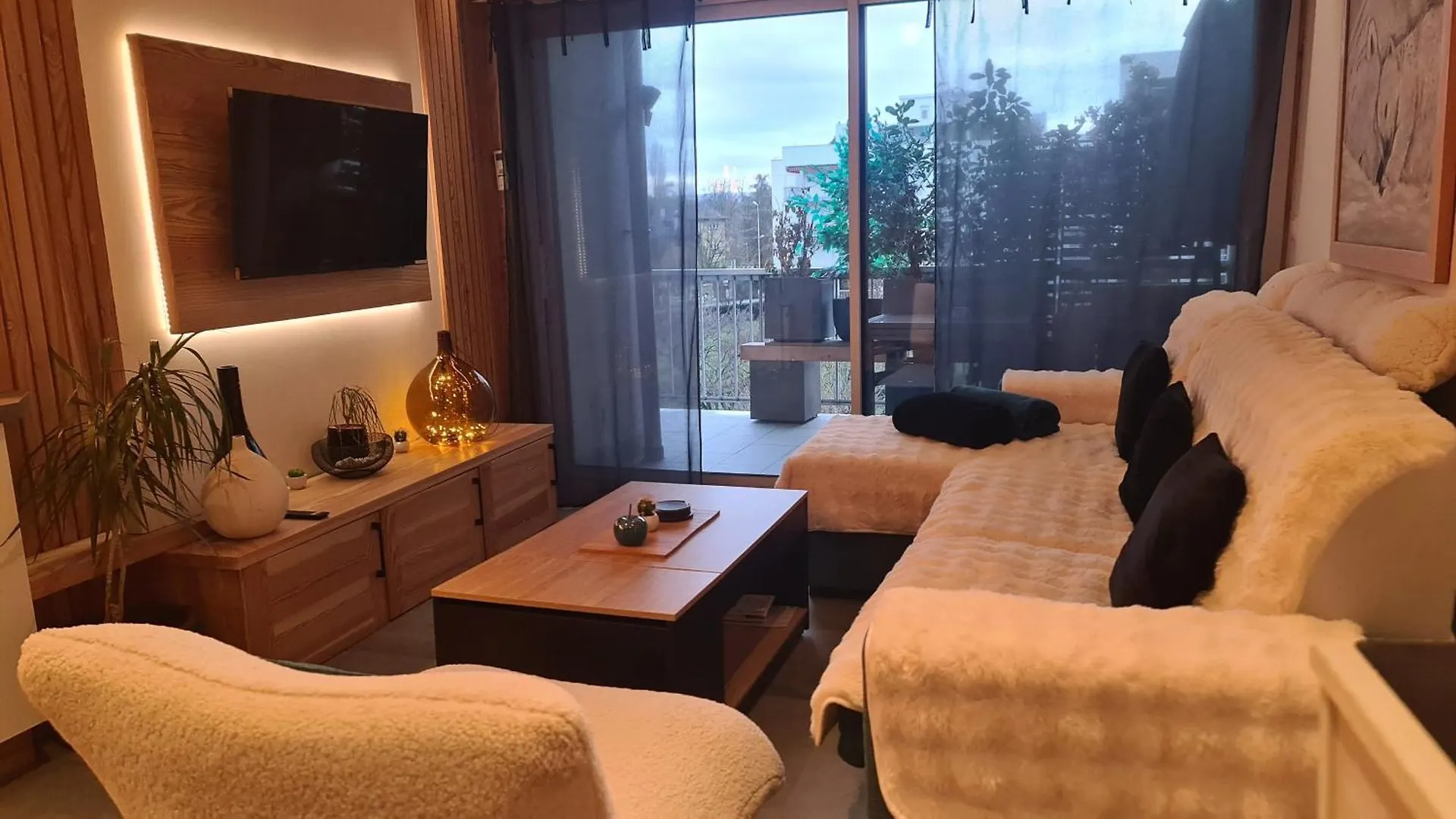 Magnifique Apt A Deux Pas Du Lac Et Pres Du Centre Annecy Apartment